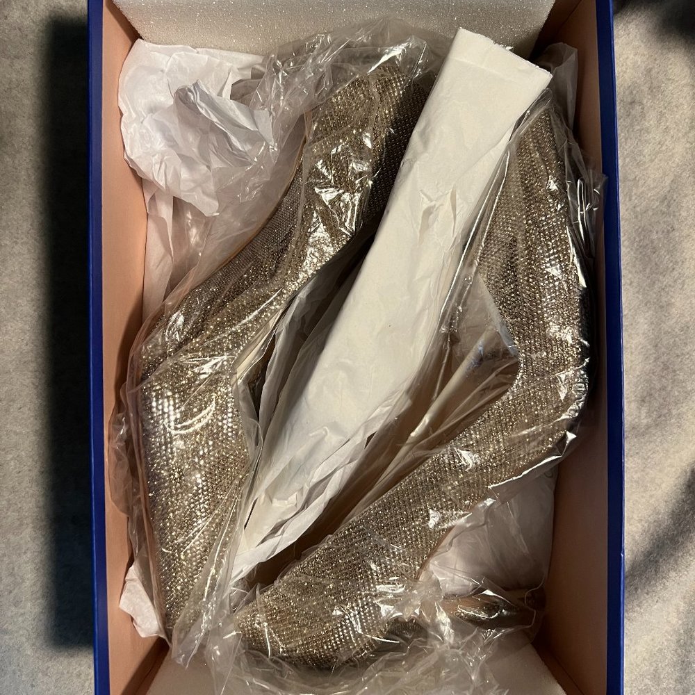Stuart Weitzman Anny Pumps